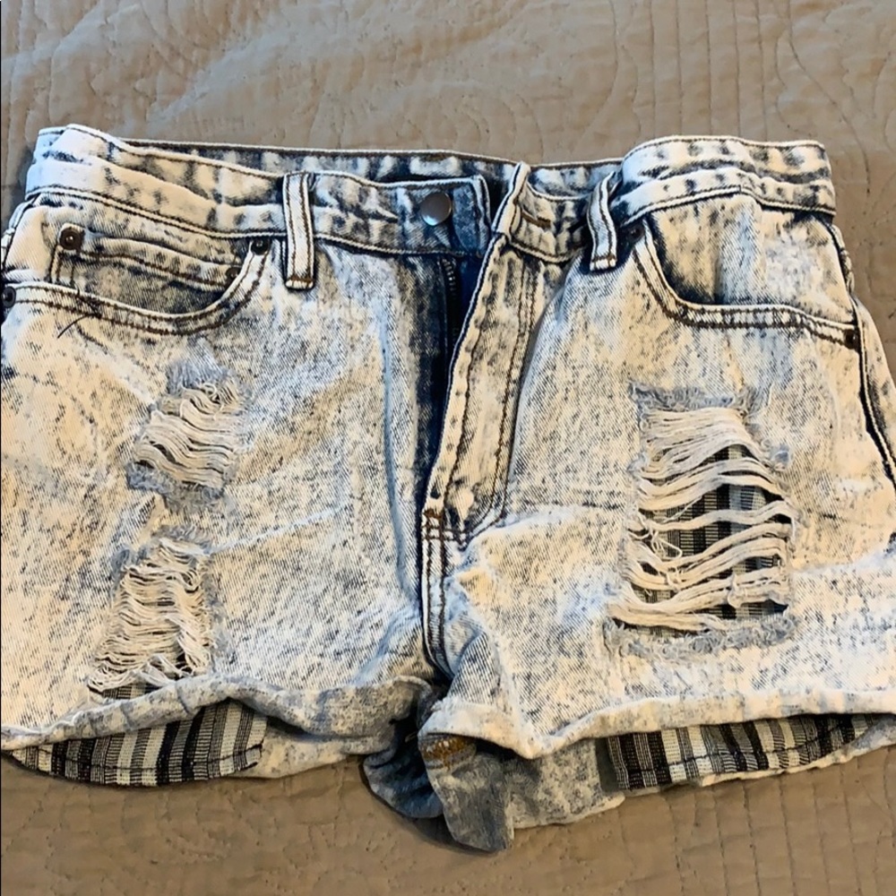 Forever 21 Acid Wash Jean Shorts size 29